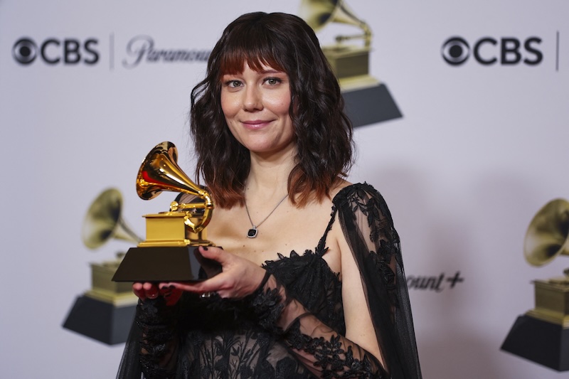 Molly Tuttle And Old Crow Medicine Show’s Ketch Secor Got Engaged Over Thanksgiving