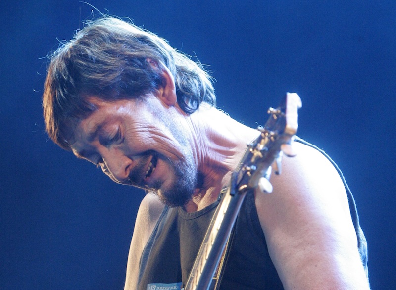 Chris Rea, Grammy-Nominated British Blues Rocker Known For “Driving Home For Christmas,” Dead At 74